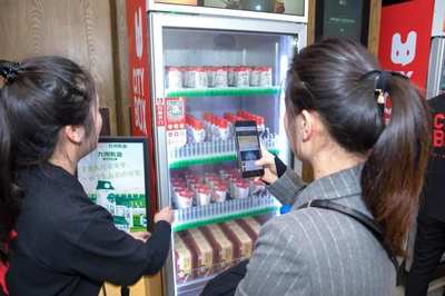 別的活動推銷產(chǎn)品,這場峰會帶來顛覆酒類食品行業(yè)新零售模式